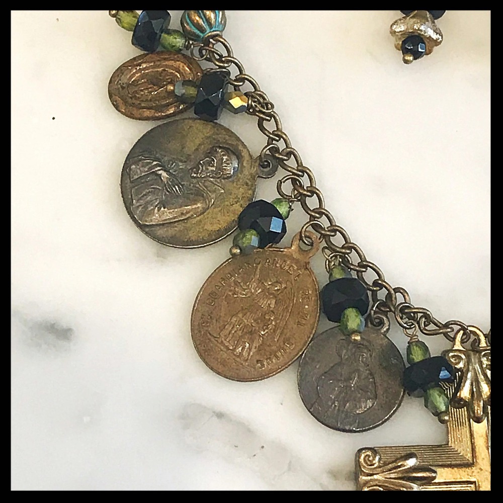 Vintage Religious Medallion & Cross‎ Charm Necklace - Picture 3 of 7